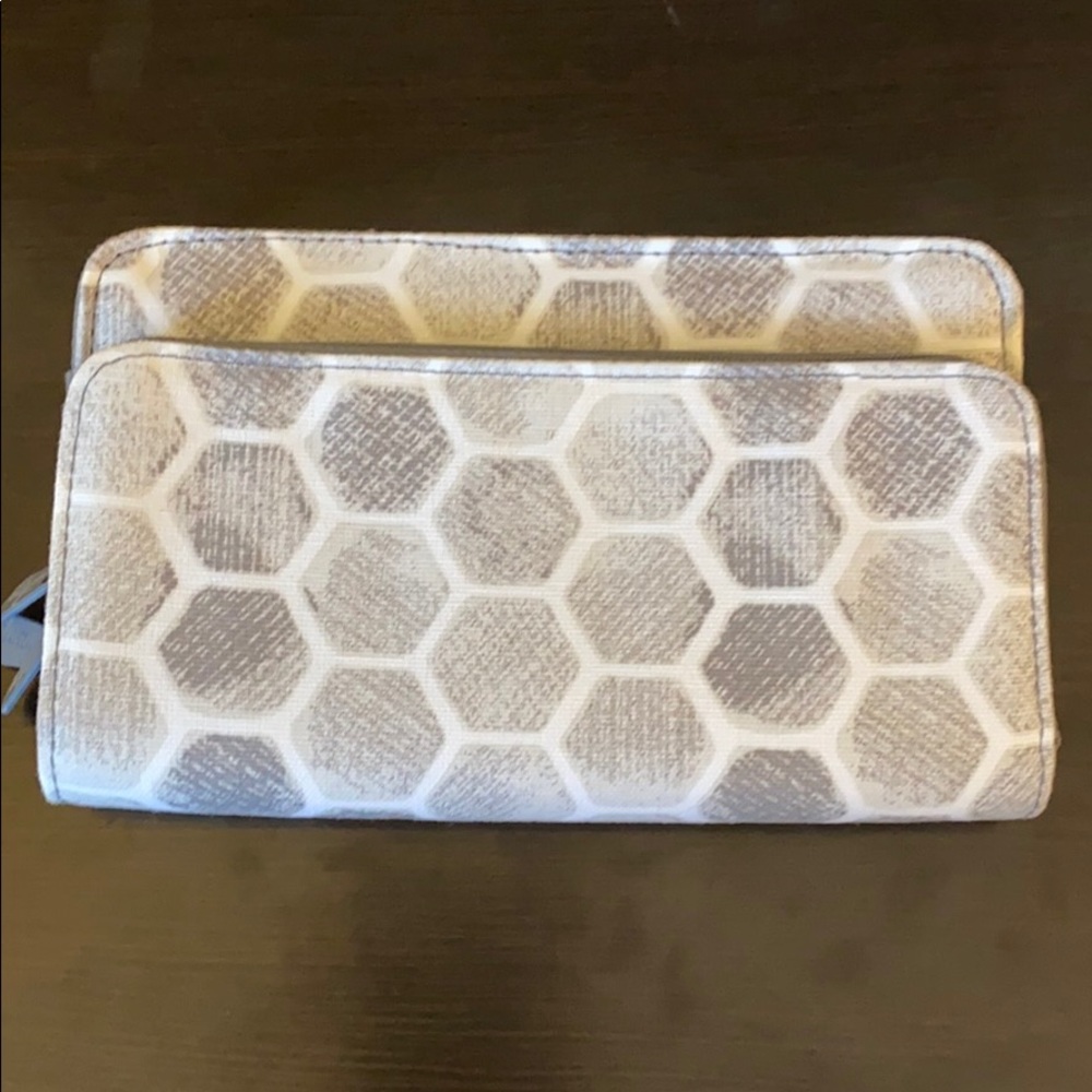 Thirty-one Perfect Cents Wallet in Stepping Stones